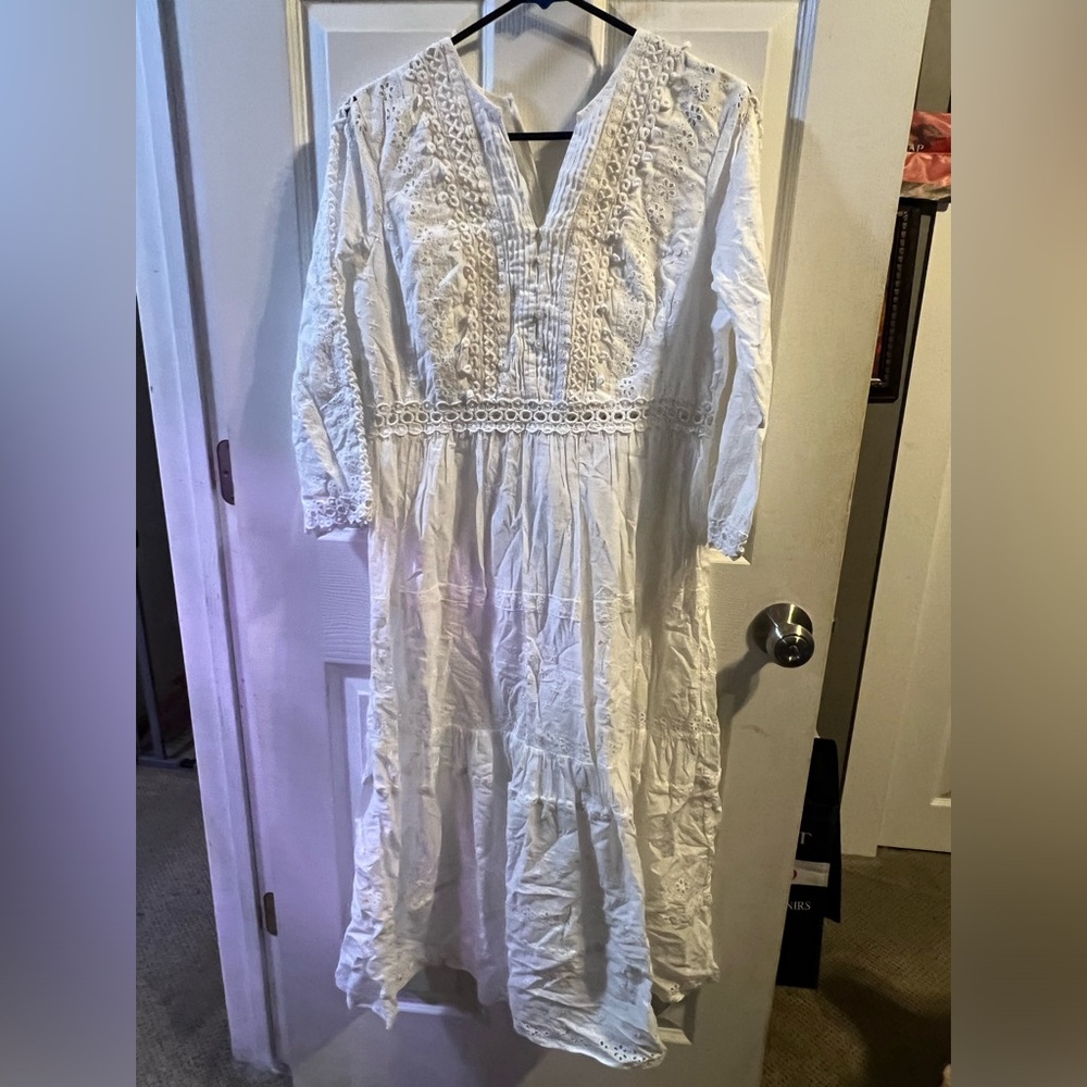 White Lace dress, long sleeves
